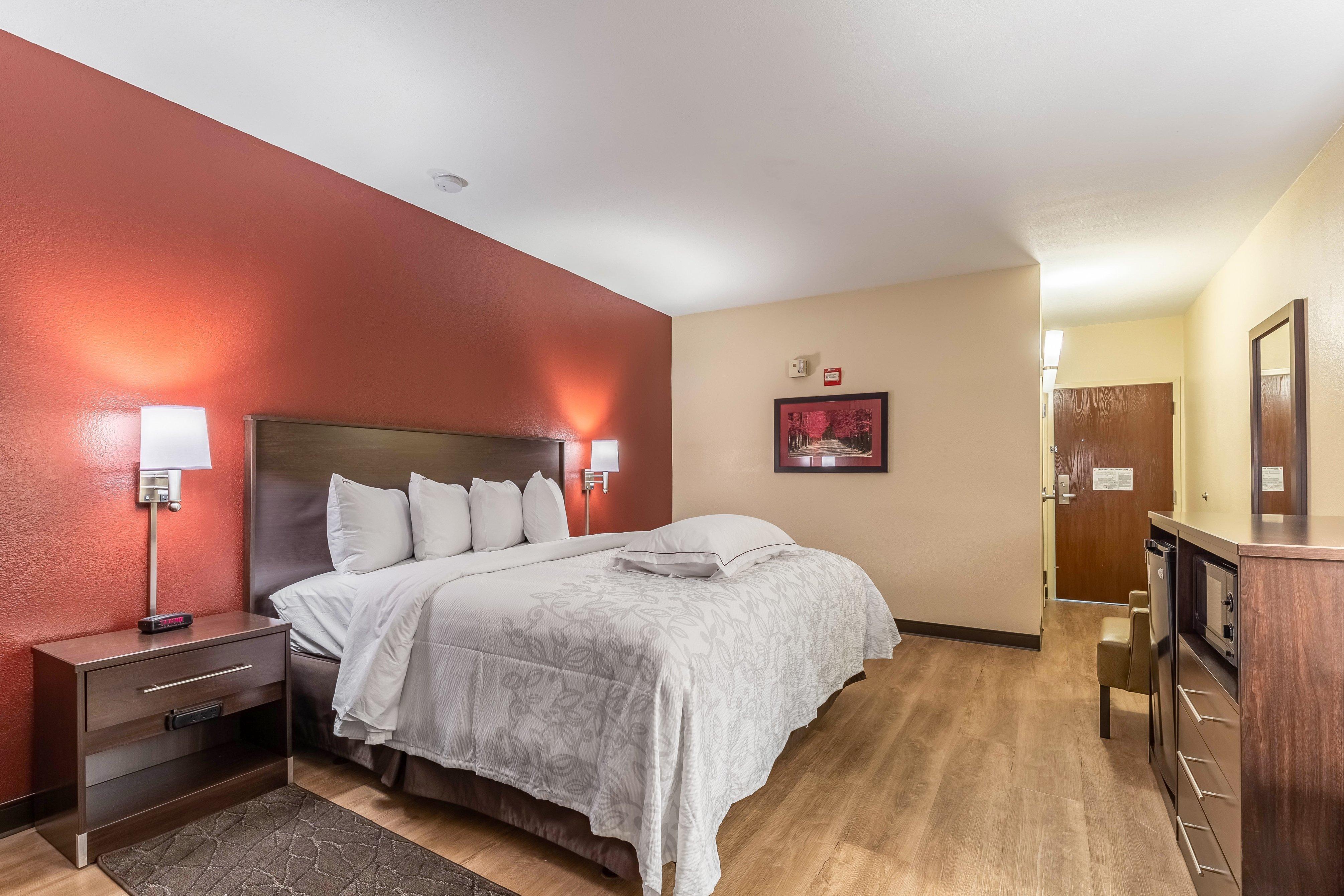 Hotel Red Roof & - Iah Airport Sw 3*
