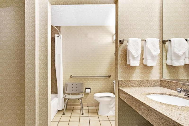 Red Roof & - Iah Airport Sw Hotel 3*